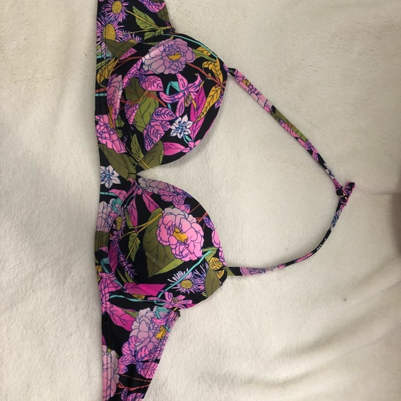 Push-up bikini top